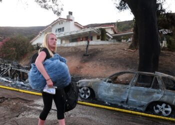 En Fotos | Siguen los esfuerzos para controlar incendios en California
