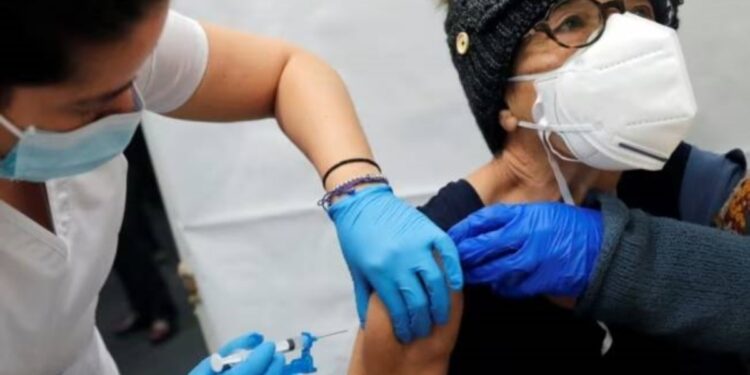 Estados Unidos aprueba nuevas vacunas contra el Covid-19