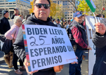 El Gobierno del presidente Biden lanzó un programa que beneficia a inmigrantes irregulares.