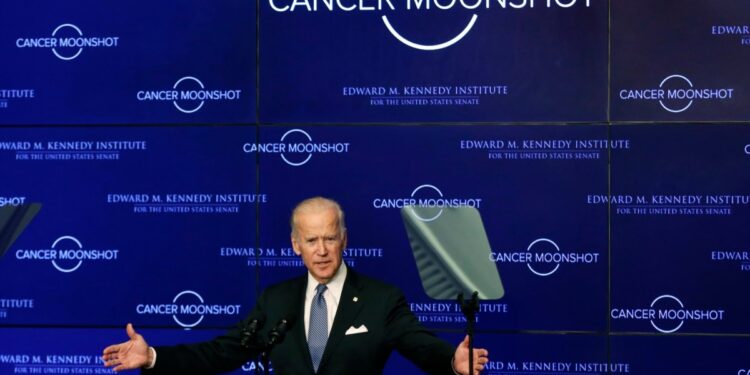 Biden anuncia ambicioso plan para reducir las muertes por cáncer
