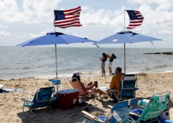 Estadounidenses se preparan para celebrar el El Día del Trabajo 2024