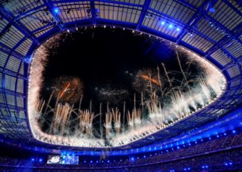 París entrega la llama olímpica a Los Ángeles, anfitrión de los Juegos Olímpicos 2028