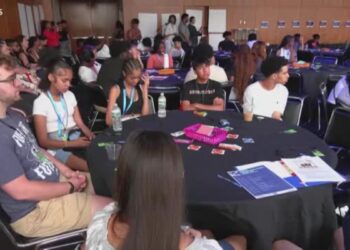 Jóvenes hacen oír sus voces en las elecciones de EEUU