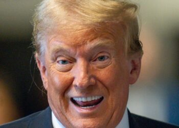 Trump dice que Venezuela está siendo gobernada por un dictador
