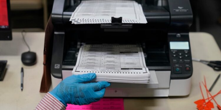 Un reporte señala las perturbaciones que pueden poner en riesgo las elecciones presidenciales de EE.UU.