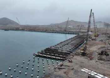 Perú y Brasil hablan sobre puerto en el Pacífico peruano que acortará ruta hacia China