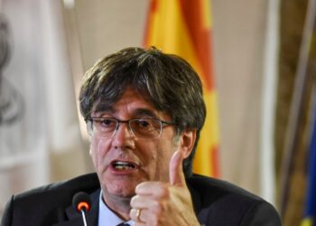 Exlíder catalán Puidgemont anuncia regreso a España pese que puede ser arrestado
