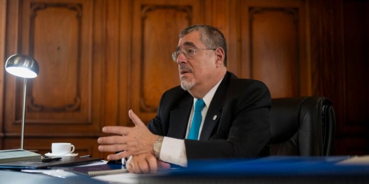 La fiscal general de Guatemala pide un proceso en contra del presidente Bernardo Arévalo