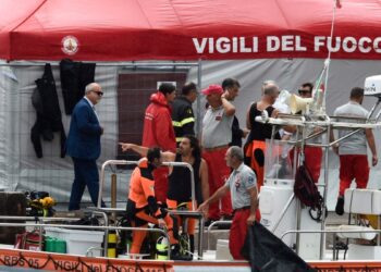 Yate hundido en Sicilia transportaba a personas que celebraban absolución de magnate