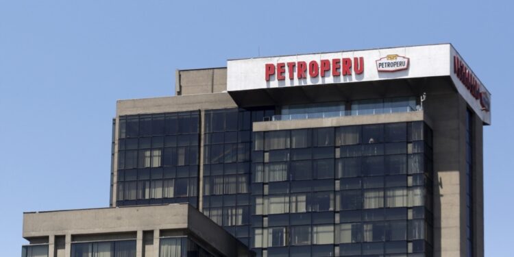 Crece la preocupación en Perú por la crisis en la empresa estatal del petróleo