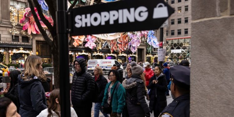 Los bancos centrales de Latinoamérica luchan contra la inflación y el debilitamiento de las divisas