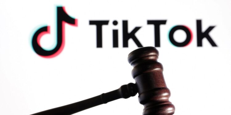 En su lucha contra el gobierno, TikTok se compara con medios en EEUU de propiedad extranjera