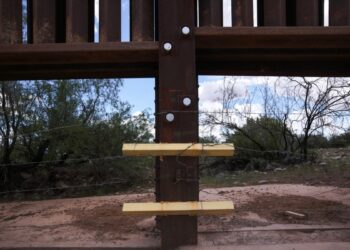 Asesinan a dos adultas mayores de Arizona en carretera de México