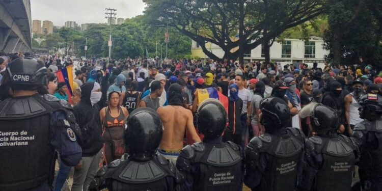 Lista de detenidos asciende a 711 durante protestas por fraude electoral en Venezuela