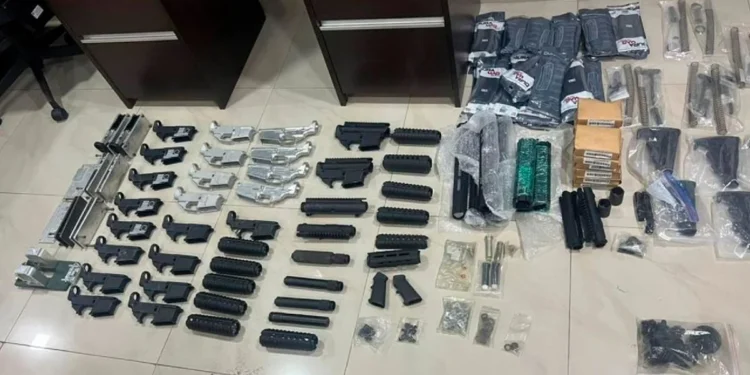 PNB incauta cargamento de más de 156 piezas de guerra y 6 mil municiones en Caracas