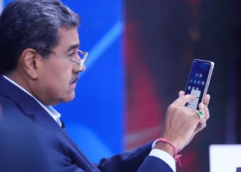 Presidente Maduro desinstala aplicación Whatsapp y recomienda WeChat y Telegram