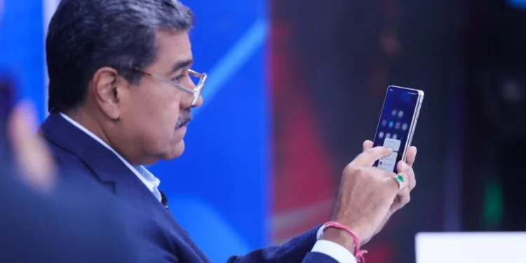 Presidente Maduro desinstala aplicación Whatsapp y recomienda WeChat y Telegram