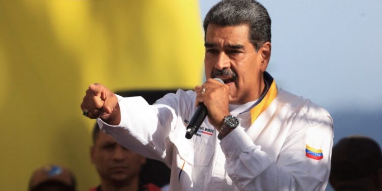 En Venezuela amenazan con regular las redes sociales mientras continúan las detenciones de opositores