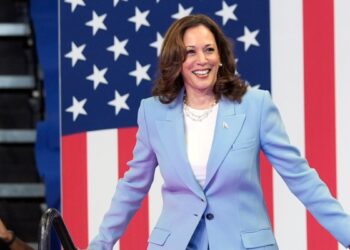 Kamala Harris y Tim Walz hacen campaña en Estados denominados “indecisos” para lograr el apoyo en su camino hacia la presidencia de EEUU.