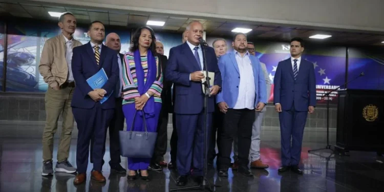Diosdado Cabello: El CNE no publica actas, da resultados