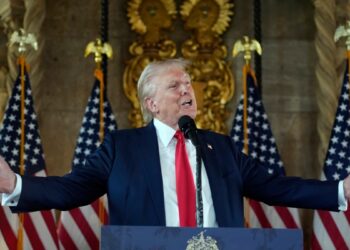 El candidato republicano a la vicepresidencia, JD Vance aprovechó notas en programas de noticias para criticar a los aspirantes demócratas.