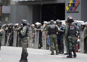 Venezuela está secuestrada por una organización criminal, denuncia periodista argentina
