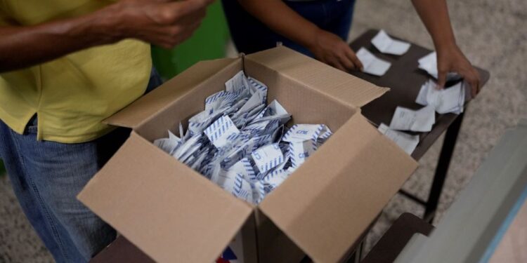 Cuba niega envío de informáticos a Venezuela para falsear resultado de elecciones