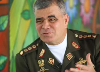 Padrino López: Venezuela esta haciendo un esfuerzo para desplazar la guerra