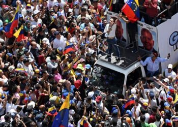 Revelan identidad del responsable de confiscar el camión que trasladaba a María Corina Machado