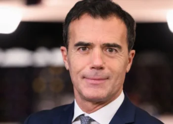 Comisión de la Unión Europea pedirá a operadores continentales que bloqueen red social X si no cumple con las normas