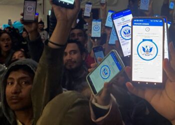 Aplicación CBP One, bajo escrutinio por posibles fallas, según DHS