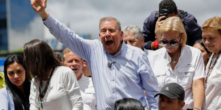 Régimen de Maduro intenta forzar al exilio a Edmundo González Urrutia