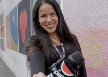 “Tengo a una hija como rehén”, alerta dirigente opositora y madre de periodista detenida en Venezuela