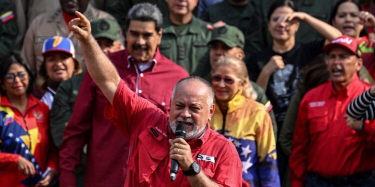 Nuevo gabinete de Maduro hacen temer más mano dura contra la oposición