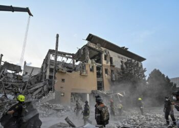 Las fuerzas de Israel atacaron simultáneamente las ciudades palestinas de Yenín, Tulkarm y Tubas en Cisjordania.