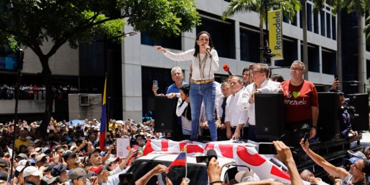 El Congreso en Colombia recibe el informe del Centro Carter sobre las elecciones en Venezuela