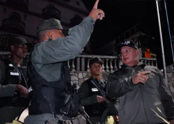 Ministro Cabello realizó recorrido para verificar normalidad de actividades y despliegue de seguridad