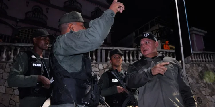 Ministro Cabello realizó recorrido para verificar normalidad de actividades y despliegue de seguridad