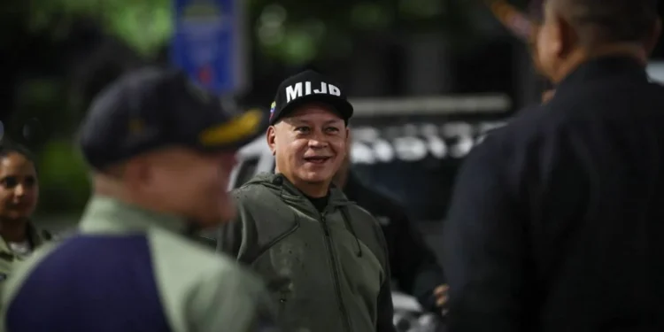 Ministro Cabello tras verificar normalidad imperante durante recorrido: ¡Creen que van a asustar al Pueblo!