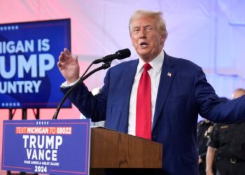 Trump hace campaña en Michigan con discurso enfocado en seguridad