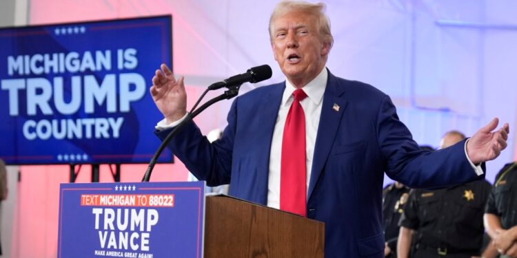 Trump hace campaña en Michigan con discurso enfocado en seguridad