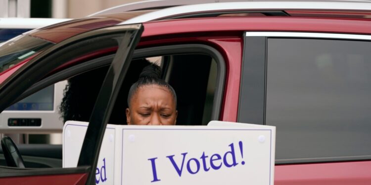 El estado de Texas investiga un posible intento de fraude electoral.