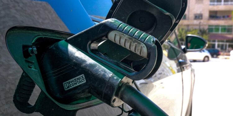 La UE planea gravar hasta el 36 % durante cinco años a los vehículos eléctricos chinos