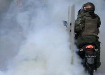 La prensa cubre la crisis electoral de Venezuela entre ataques, arrestos, difamaciones y expulsiones
