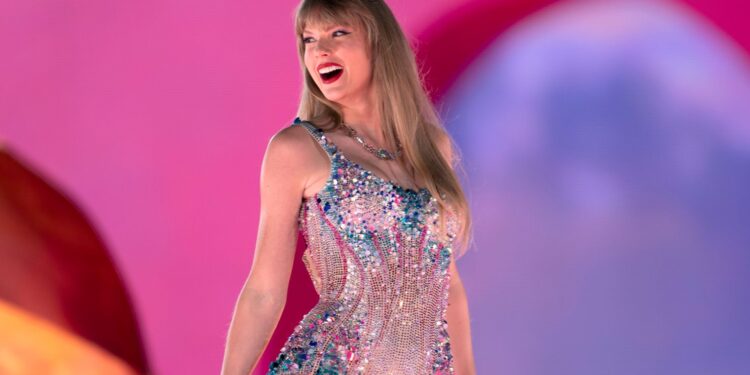 Trump difunde imágenes falsas de Taylor Swift en las que la cantante pide el voto para él