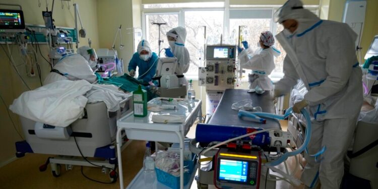 La viruela del mono es declarada una emergencia de salud pública de interés internacional, y la OMS advierten sobre el peligro de contagios.