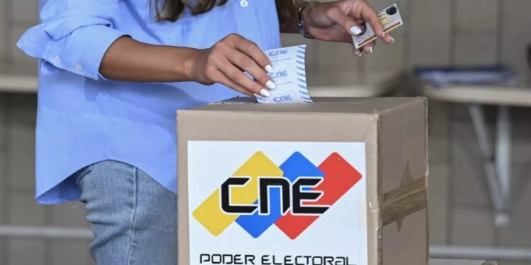 Más de 900 ONG y activistas de derechos humanos piden respetar resultados electorales en Venezuela