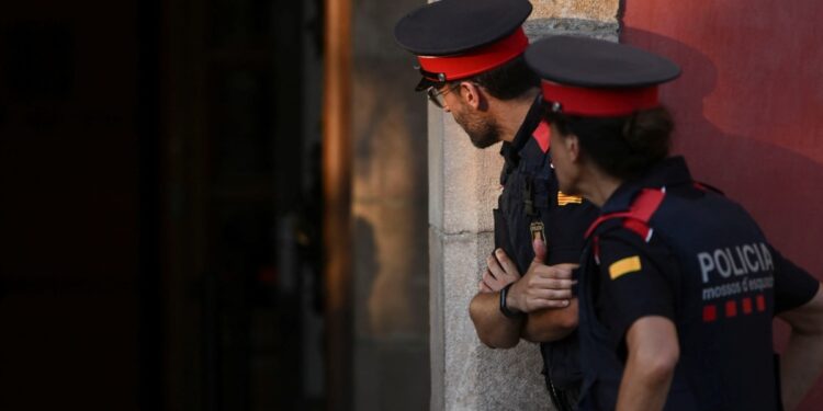 Expresidente catalán Puigdemont vuelve a España tras casi 7 años prófugo pero vuelve a escapar