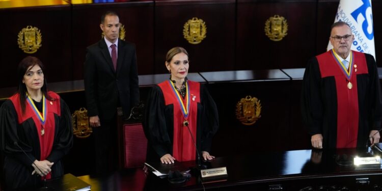 Chile desconoce sentencia que convalida triunfo de Maduro