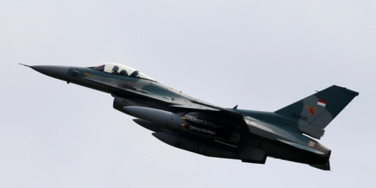 Ucrania recibe la primera entrega de aviones F16 enviada por los aliados de la OTAN